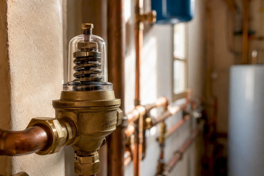 How Pressure Regulators Work: Force, Balance, Setpoint